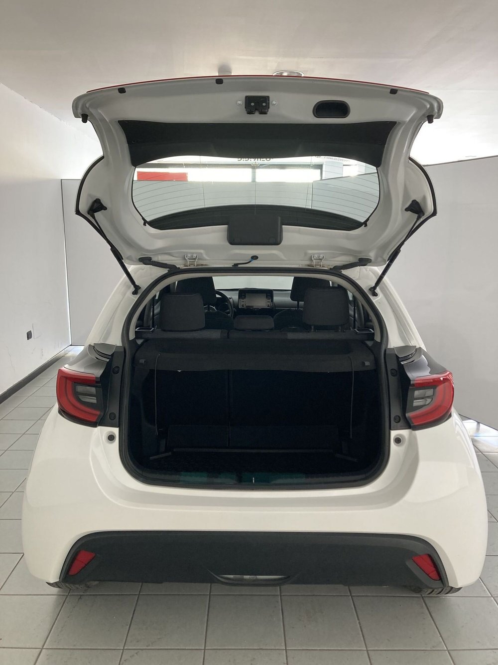Toyota Yaris usata a Barletta-Andria-Trani (7)