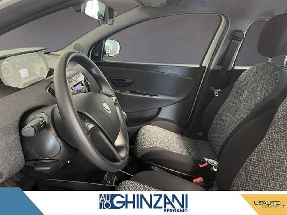 Lancia Ypsilon usata a Bergamo (13)