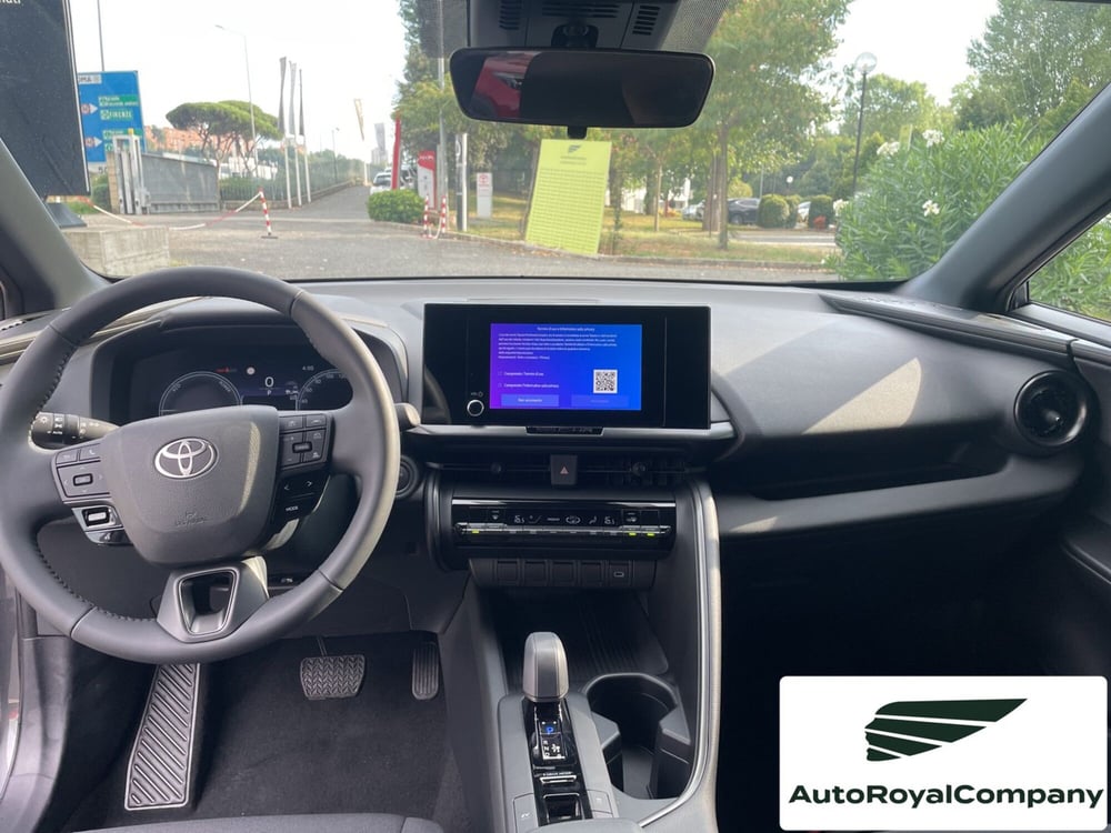 Toyota Toyota C-HR nuova a Roma (11)