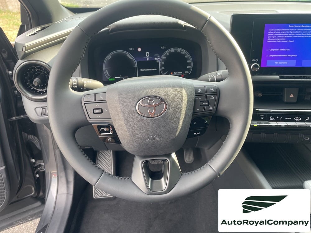 Toyota Toyota C-HR nuova a Roma (12)