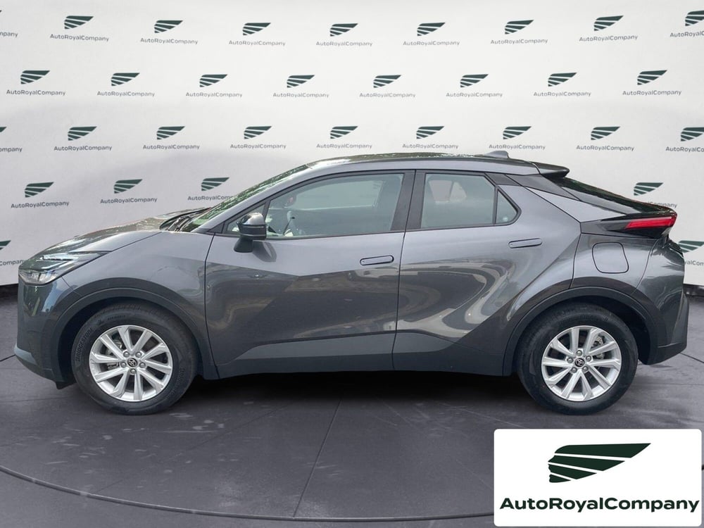 Toyota Toyota C-HR nuova a Roma (2)