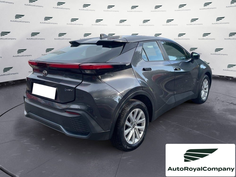 Toyota Toyota C-HR nuova a Roma (5)