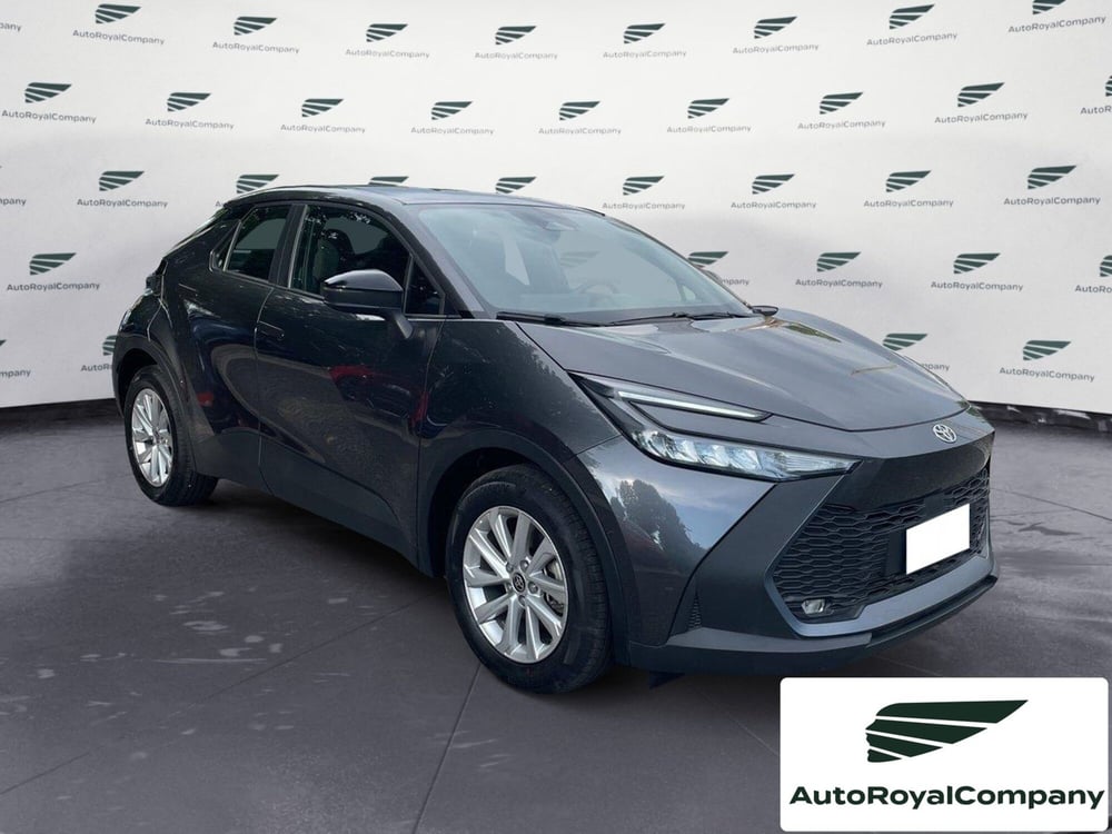 Toyota Toyota C-HR nuova a Roma (7)