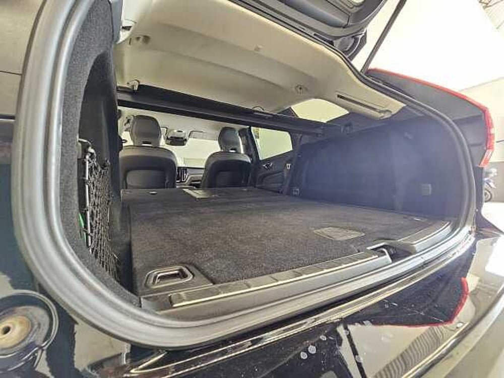 Volvo XC60 usata a Caserta (17)