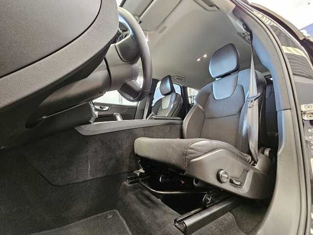 Volvo XC60 usata a Caserta (9)