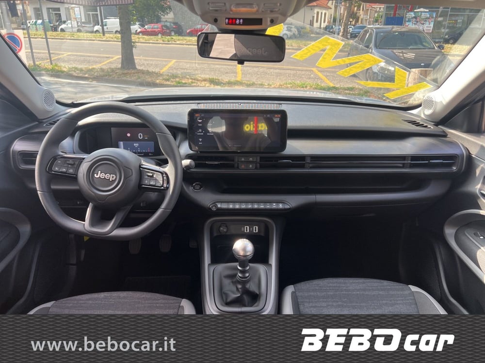 Jeep Avenger nuova a Torino (17)