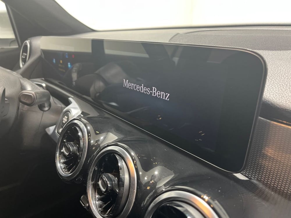 Mercedes-Benz GLB usata a Napoli (14)