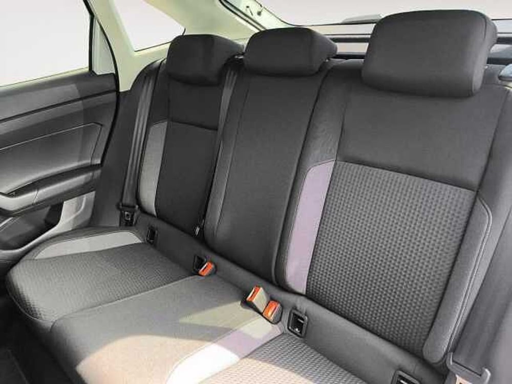 Volkswagen Taigo nuova a Lecco (13)