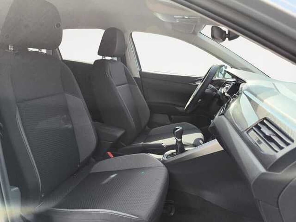Volkswagen Taigo nuova a Lecco (15)