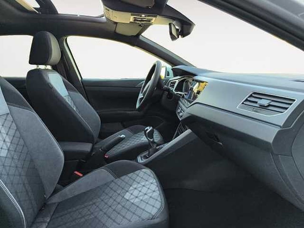 Volkswagen Taigo nuova a Lecco (11)