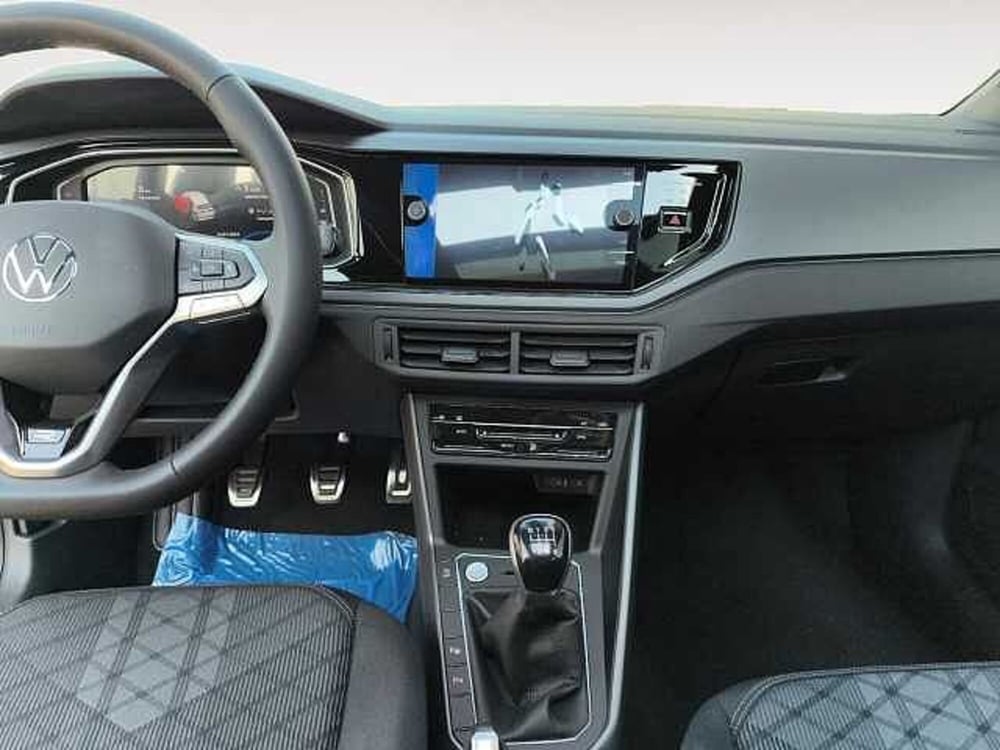 Volkswagen Taigo nuova a Lecco (8)