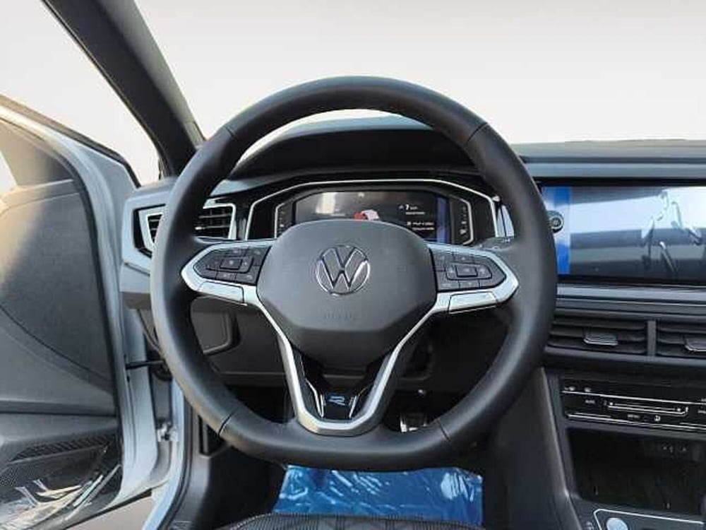 Volkswagen Taigo nuova a Lecco (9)