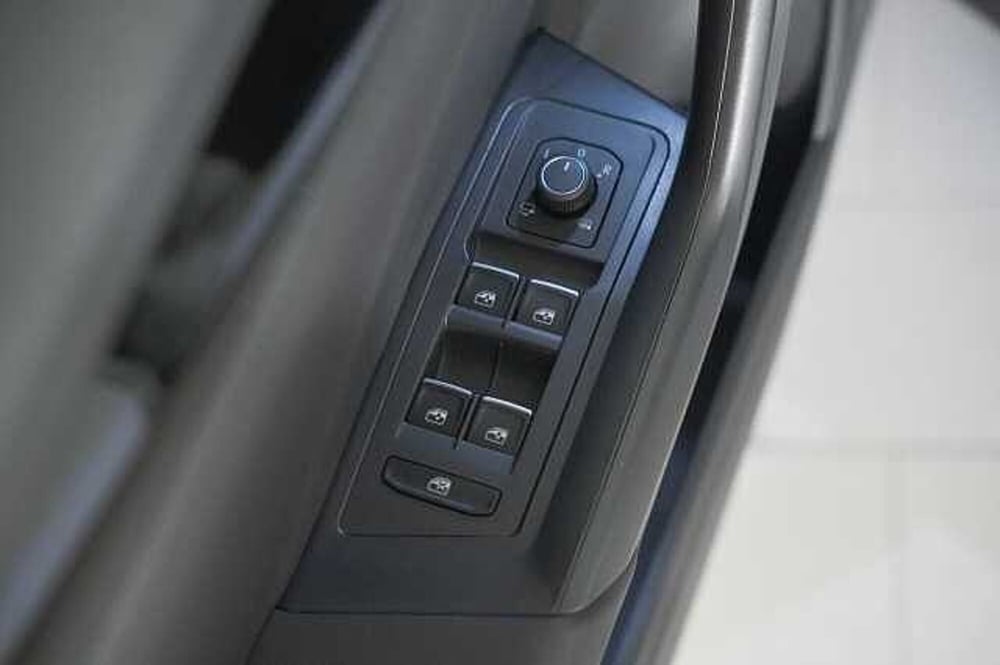Volkswagen T-Roc usata a Como (13)