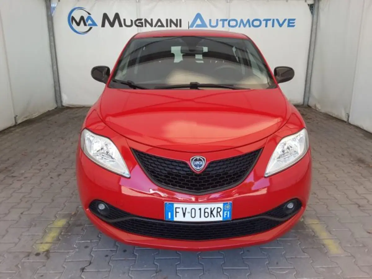 Lancia Ypsilon usata a Firenze