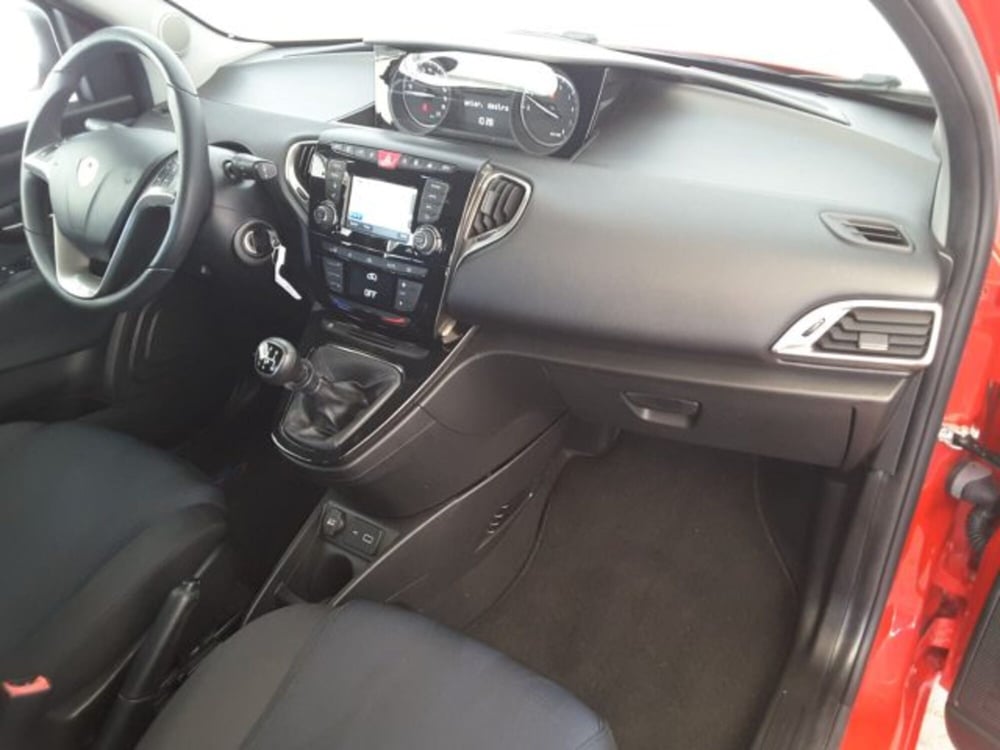 Lancia Ypsilon usata a Firenze (10)