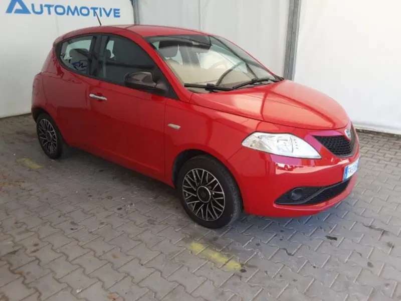 Lancia Ypsilon usata a Firenze (2)