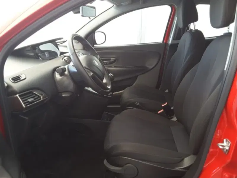 Lancia Ypsilon usata a Firenze (5)