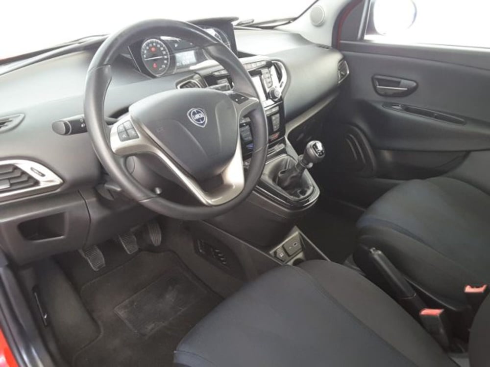 Lancia Ypsilon usata a Firenze (6)