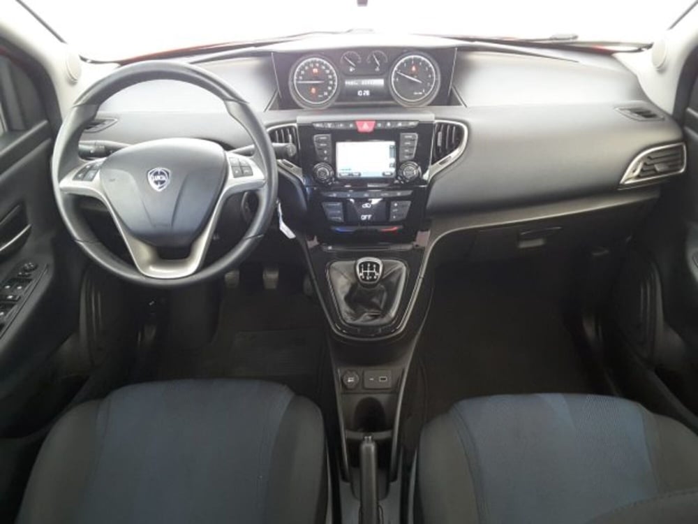 Lancia Ypsilon usata a Firenze (9)