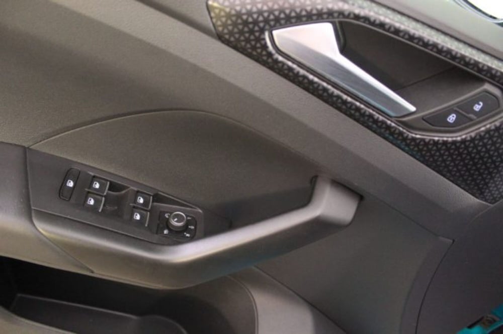 Volkswagen T-Cross usata a Novara (15)