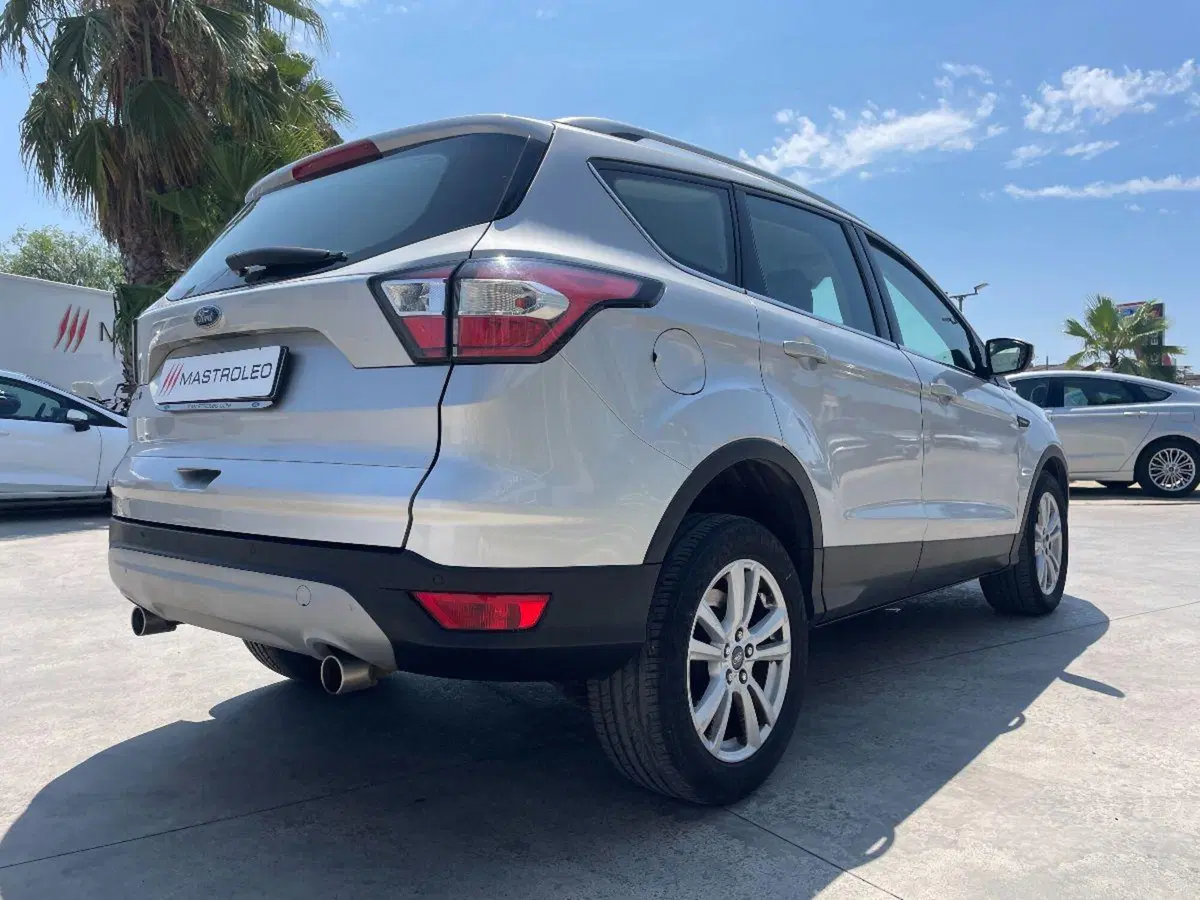 Ford Kuga usata a Lecce (12)