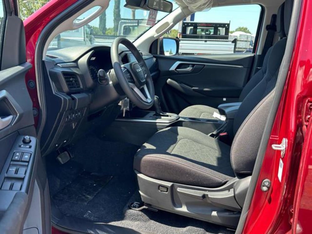 Isuzu D-Max Pick-up nuova a Lucca (14)