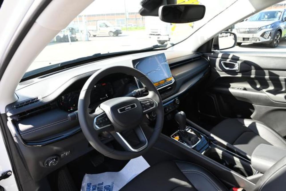 Jeep Compass nuova a Torino (12)