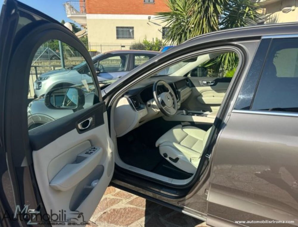 Volvo XC60 usata a Roma (9)
