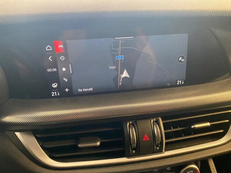 Alfa Romeo Stelvio usata a Torino (10)
