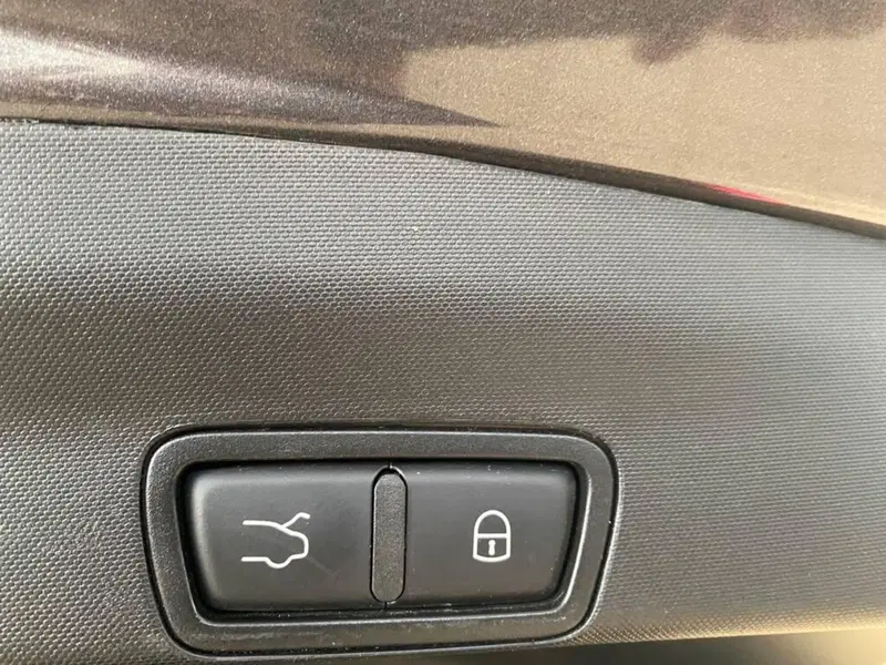 Alfa Romeo Stelvio usata a Torino (14)