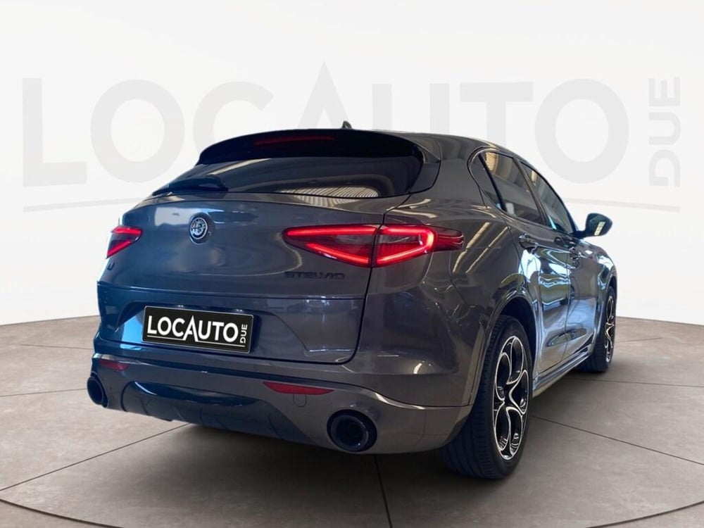 Alfa Romeo Stelvio usata a Torino (4)