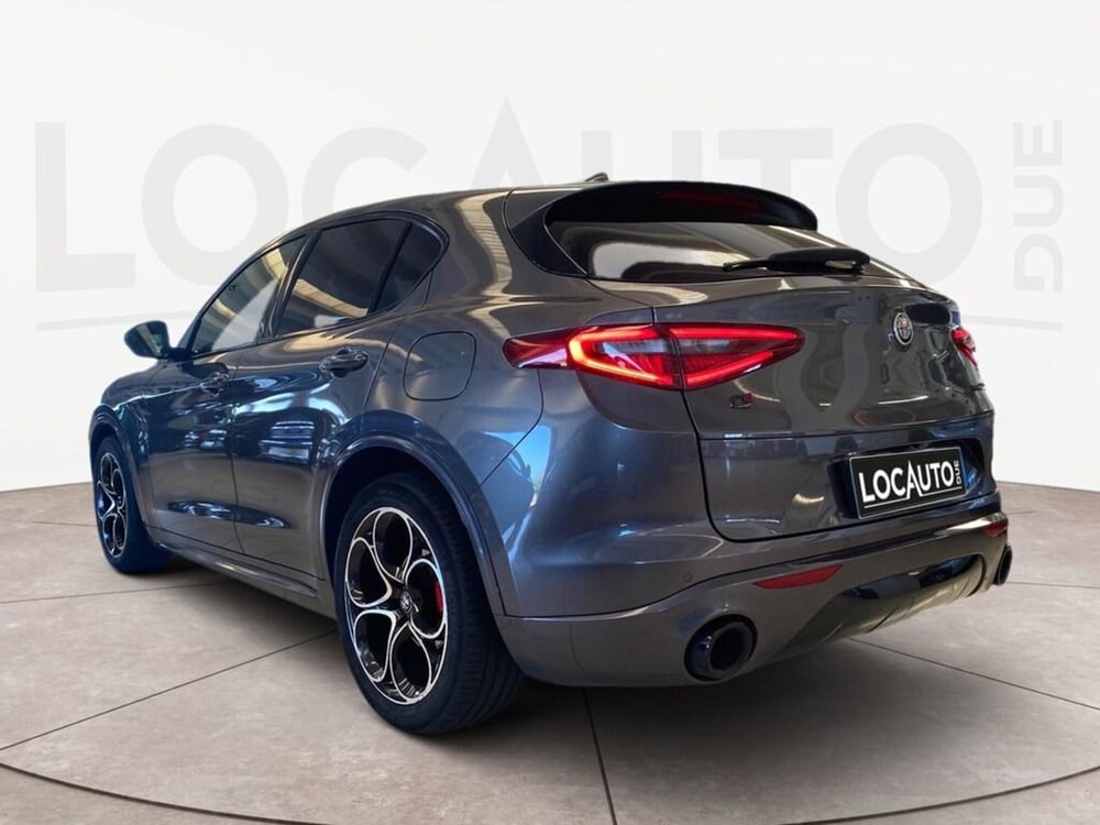Alfa Romeo Stelvio usata a Torino (5)