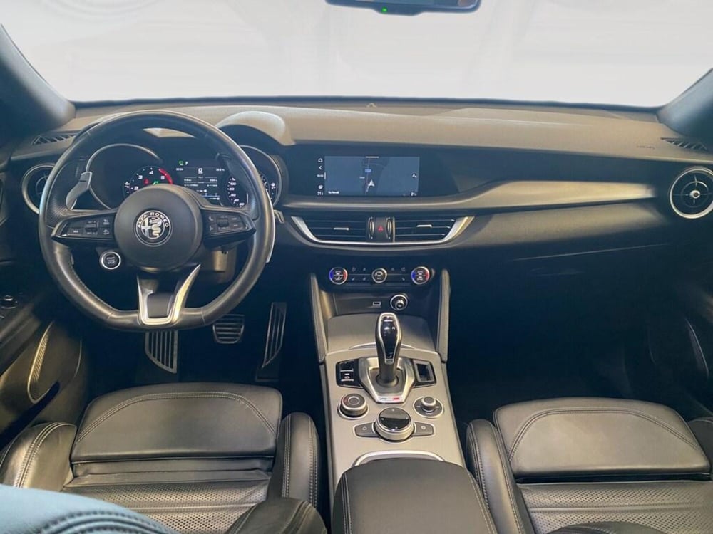 Alfa Romeo Stelvio usata a Torino (6)