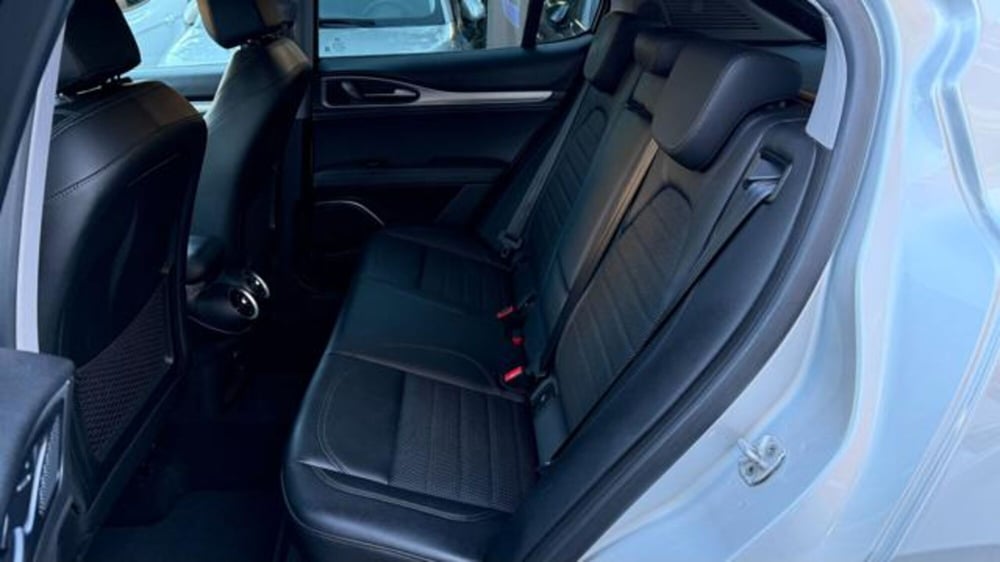 Alfa Romeo Stelvio usata a Roma (14)