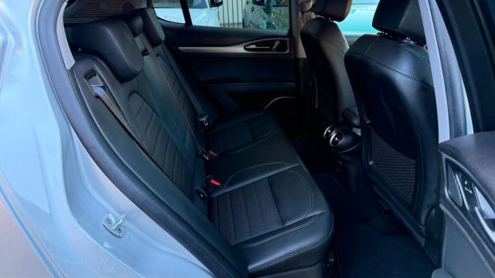 Alfa Romeo Stelvio usata a Roma (15)