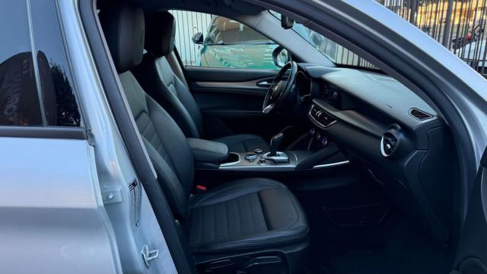 Alfa Romeo Stelvio usata a Roma (16)