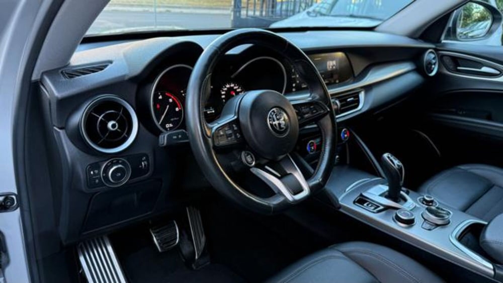Alfa Romeo Stelvio usata a Roma (18)