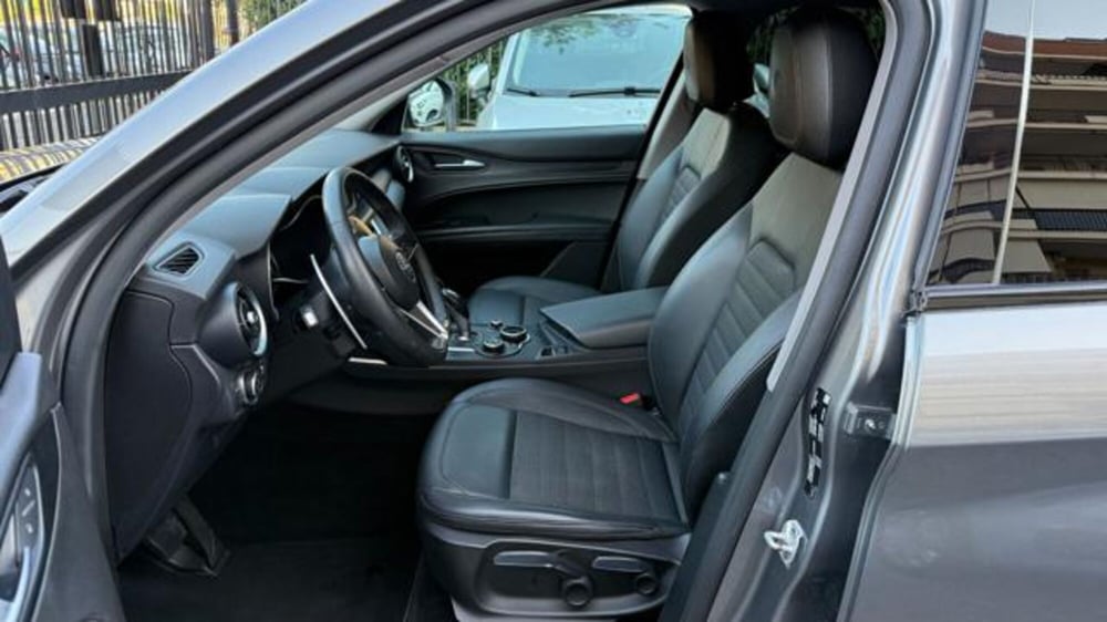 Alfa Romeo Stelvio usata a Roma (12)