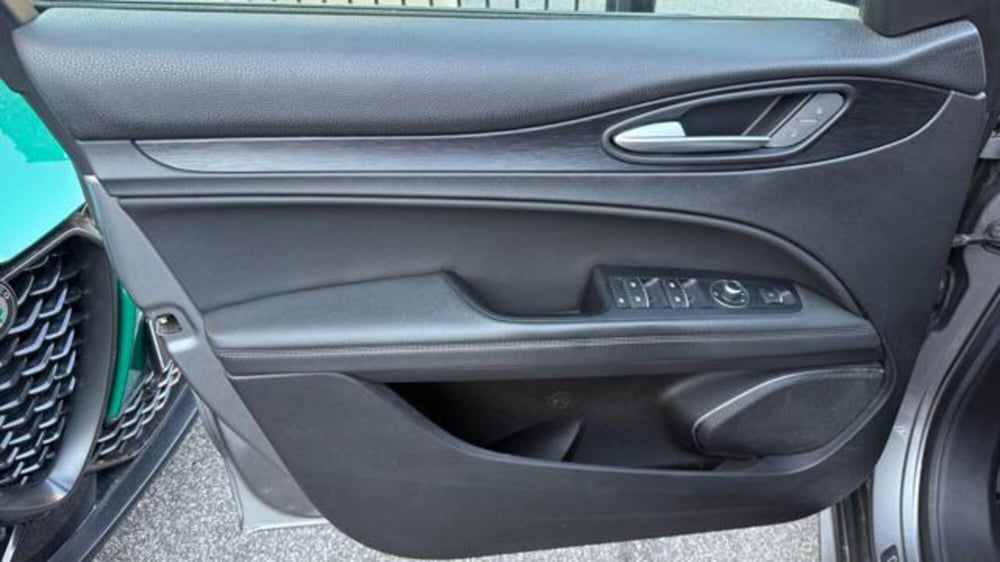 Alfa Romeo Stelvio usata a Roma (14)