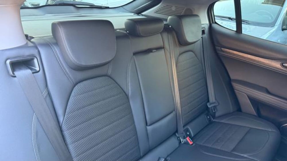 Alfa Romeo Stelvio usata a Roma (17)