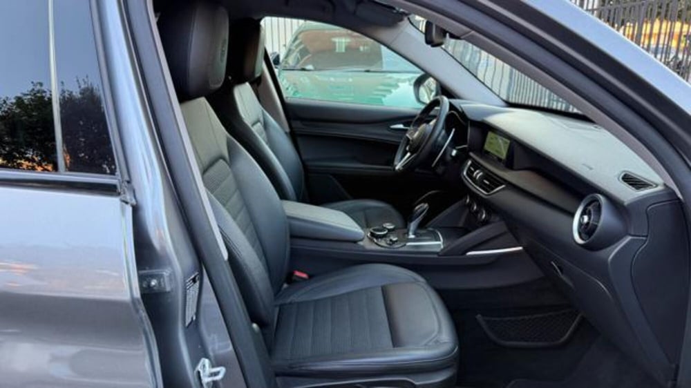 Alfa Romeo Stelvio usata a Roma (18)