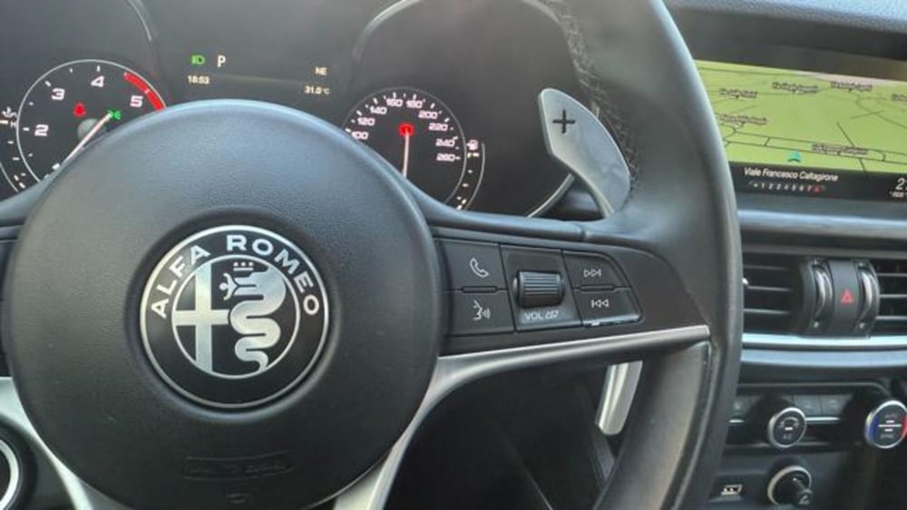 Alfa Romeo Stelvio usata a Roma (7)