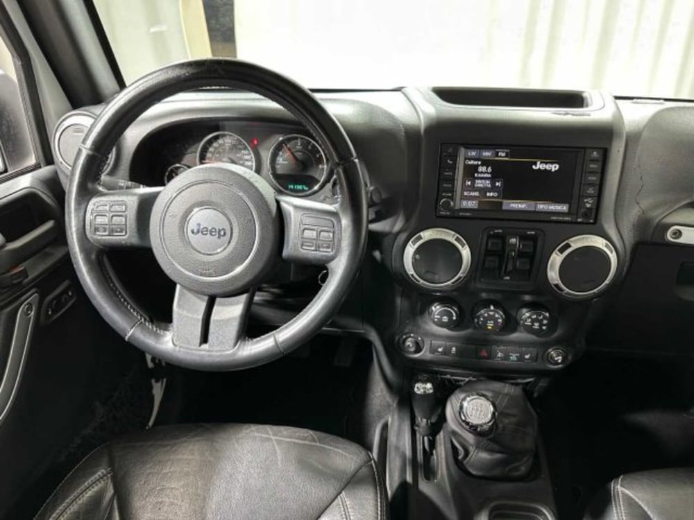 Jeep Wrangler Unlimited usata a Sondrio (13)