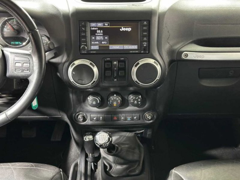 Jeep Wrangler Unlimited usata a Sondrio (14)