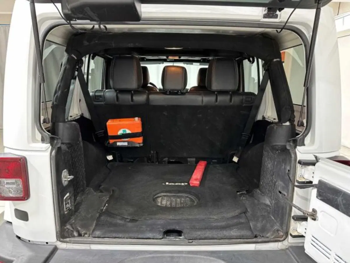 Jeep Wrangler Unlimited usata a Sondrio (15)