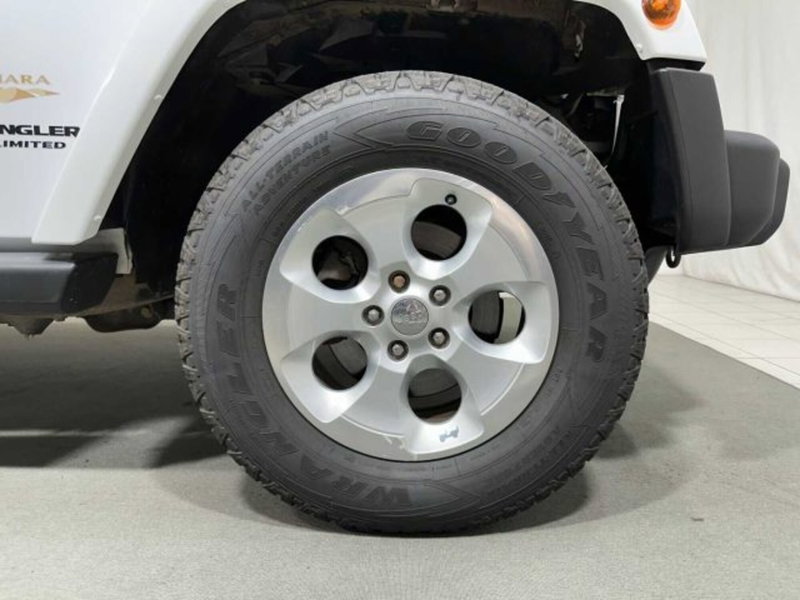 Jeep Wrangler Unlimited usata a Sondrio (9)