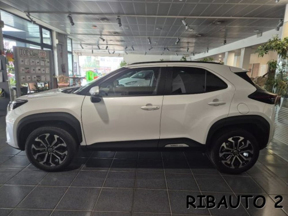 Toyota Yaris Cross nuova a Cuneo (10)