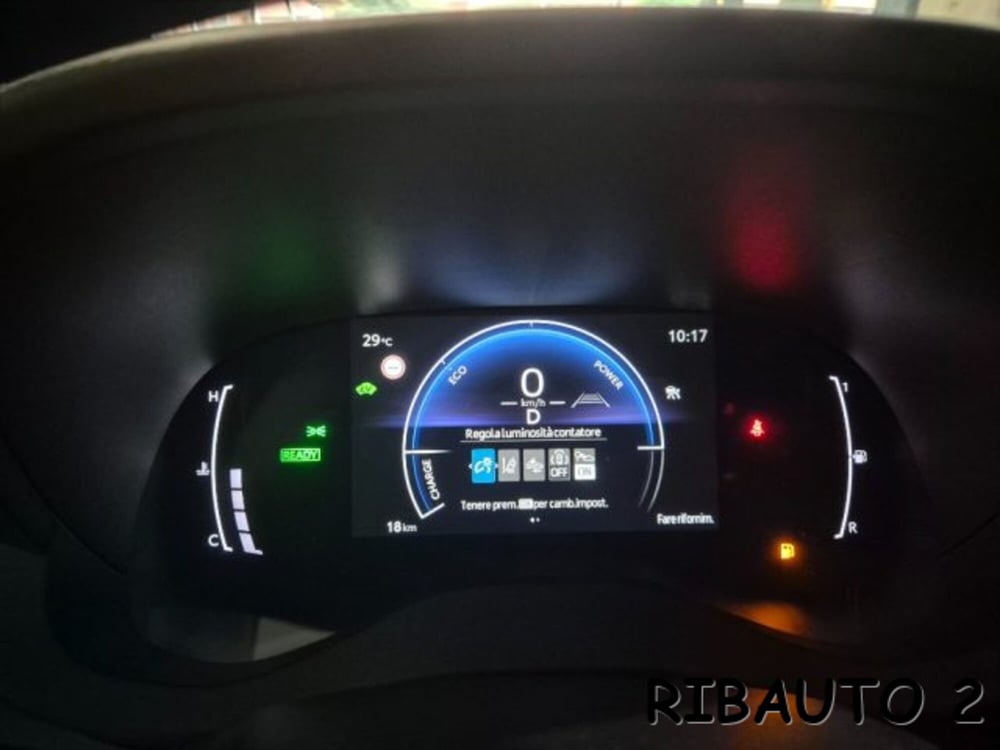 Toyota Yaris Cross nuova a Cuneo (14)