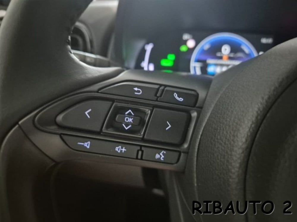 Toyota Yaris Cross nuova a Cuneo (19)