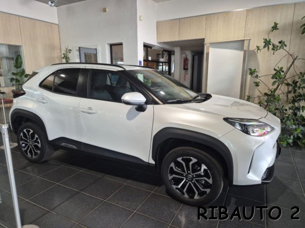 Toyota Yaris Cross nuova a Cuneo (9)